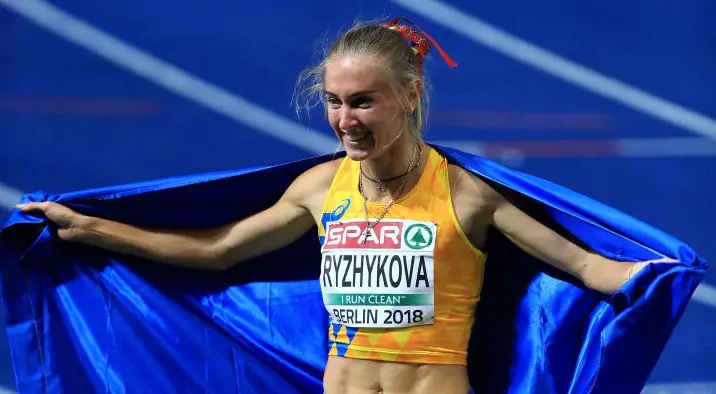 Рыжикова пыталась зацепиться за медаль, но ее финал закончился новым мировым рекордом