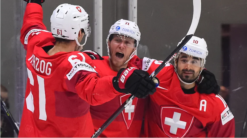 Швейцария завершила групповой этап чемпионата мира без поражений, Швеция минимально обыграла Латвию