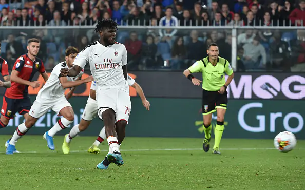 «Милан» выстрадал выездную победу у «Дженоа» в матче с тремя удалениями
