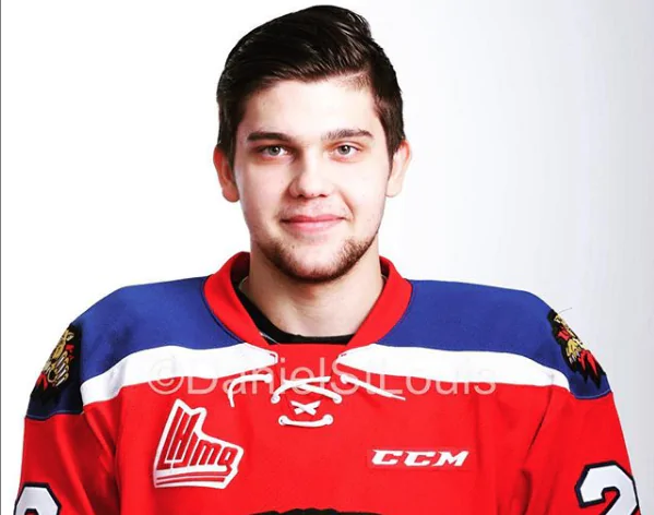 19-летний хоккеист победил гепатит, затем ему удалили опухоль, а теперь он должен стать звездой НХЛ
