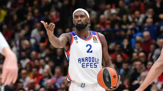 «Анадолу» подписал новый контракт с бывшим игроком НБА