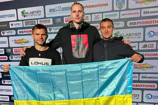 Украинцы Митрофанов, Харциз и Лапин одержали победы на вечере бокса в Польше