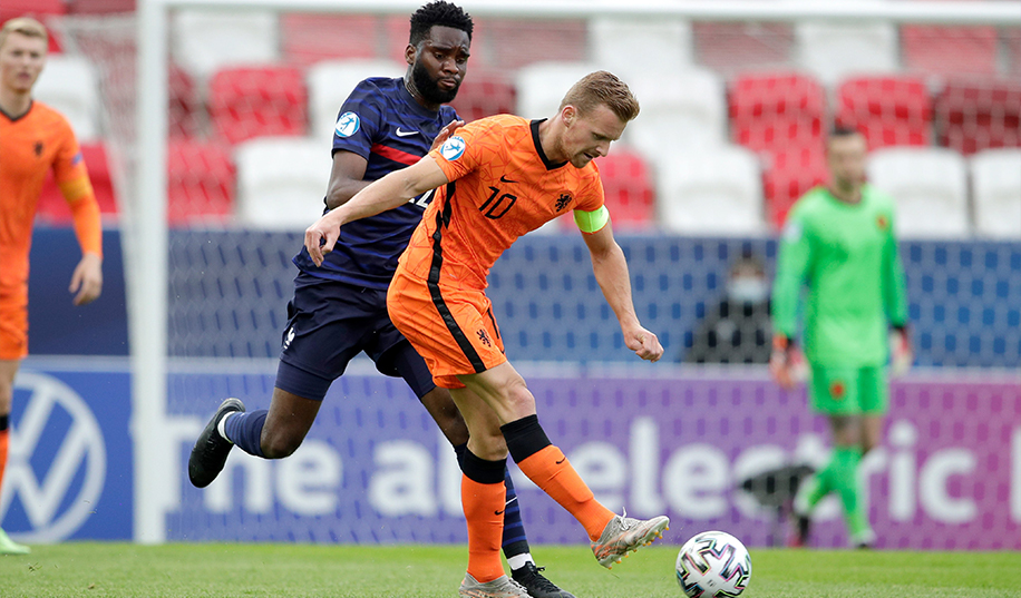 Нидерланды в компенсированное время вырвали у Франции путевку в полуфинал молодежного Евро