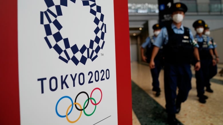 Полиция Японии задержала мужчину, который разбрасывал антиолимпийские листовки перед открытием Игр-2020