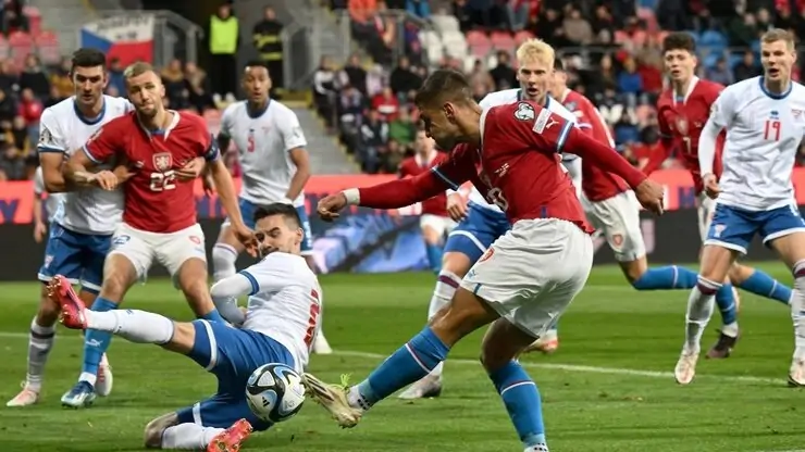 Відбір на Євро-2024. Чехія завдяки пізньому пенальті обіграла Фарери