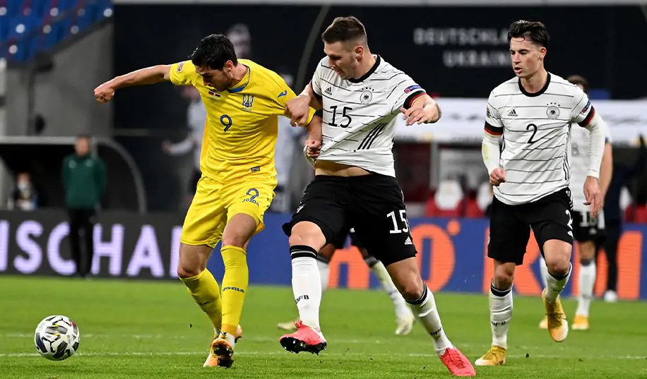 Збірні Німеччини та України додали на свою форму новий елемент до благодійного матчу