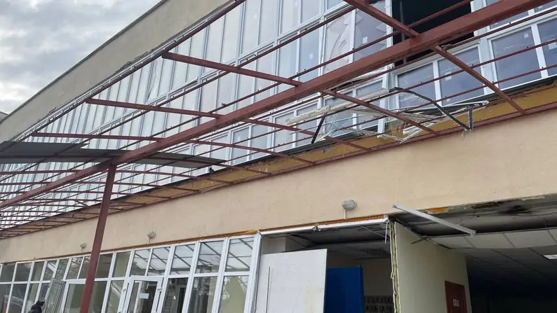 У Сумах від російського безпілотника був пошкоджений спортивний комплекс