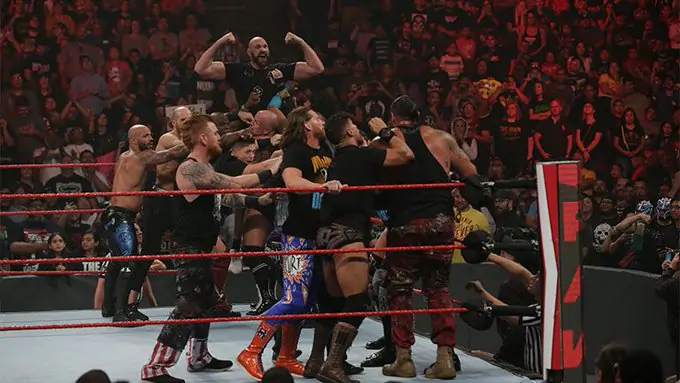 Фьюри подрался со звездой WWE