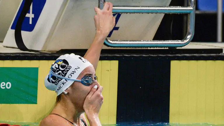 19-летняя австралийка установила новый мировой рекорд в плавании на 100 м на спине