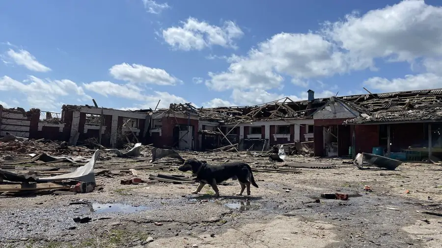россияне разрушили конно-спортивную школу в Харьковской области