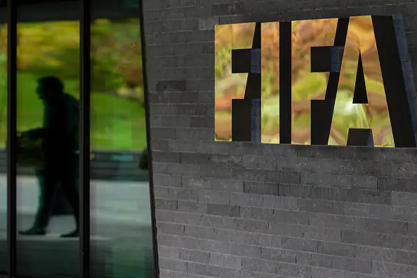 FIFA разрешила клубам не отпускать своих игроков в национальные сборные