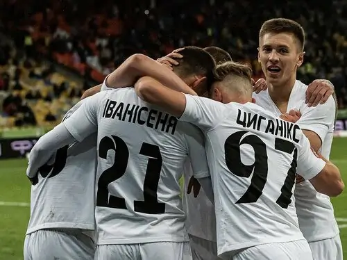 «Заря» стала первым полуфиналистом Кубка Украины