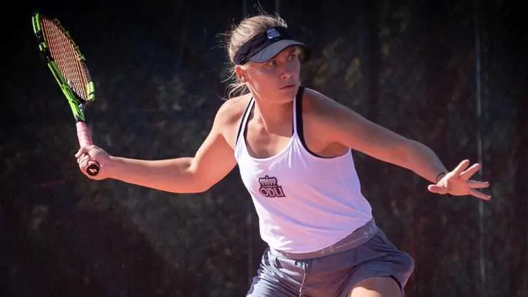 Стародубцева вышла во второй раунд квалификации турнира WTA 500 в Брисбене
