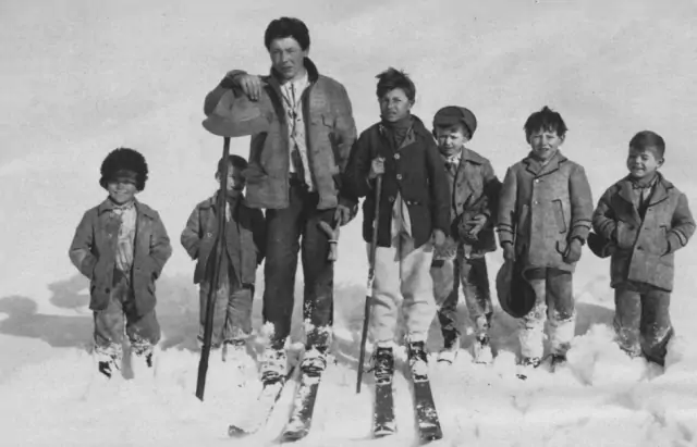История любви к лыжам на Закарпатье. Не останавливала даже дороговизна – катались на обычных досках