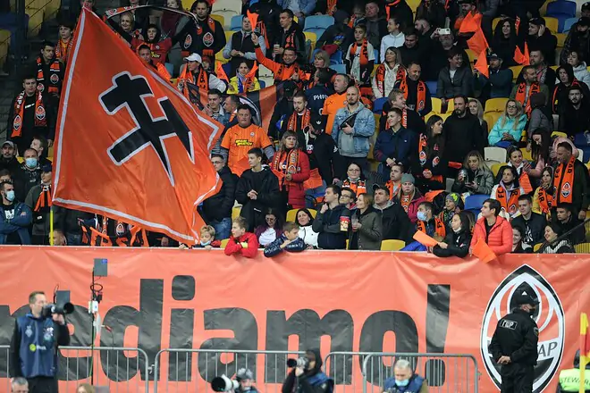 «Променеску - Юда». Фанати «Шахтаря» вивісили образливий банер на адресу наставника «Динамо»
