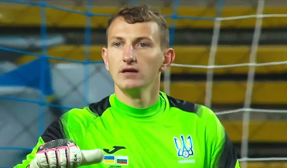 Голкипер сборной Украины считает игру Куртуа в финале ЛЧ примером для себя