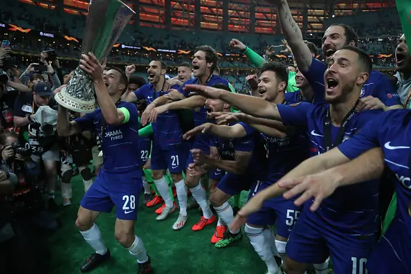 Видео награждения «Челси» трофеем Лиги Европы 