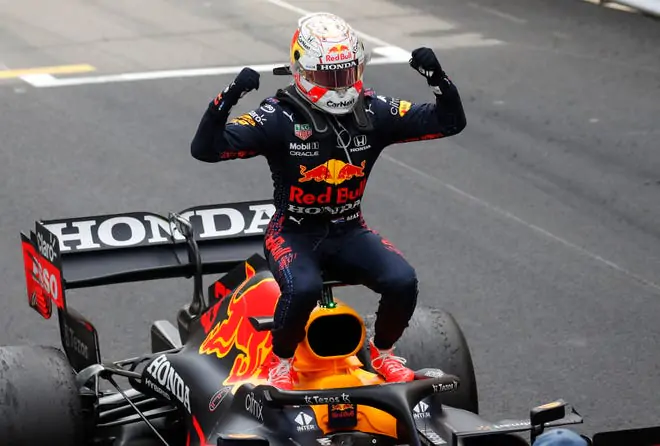 Ферстаппен впервые стал лидером общего зачета Формулы-1