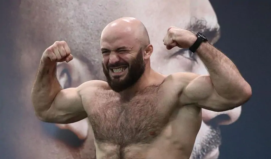 Відомий російський боєць MMA Ісмаїлов проведе бій за правилами боксу проти африканського нокаутера