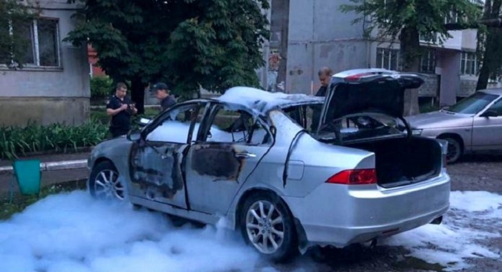 В Павлограде взорвали автомобиль чемпиона мира по кикбоксингу