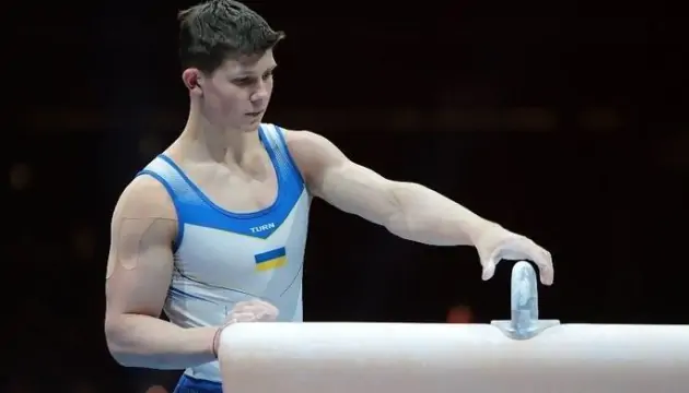 Вместо триколора буква Z. Гимнаст из рф поднялся на пьедестал вместе с украинцем на КМ по спортивной гимнастике