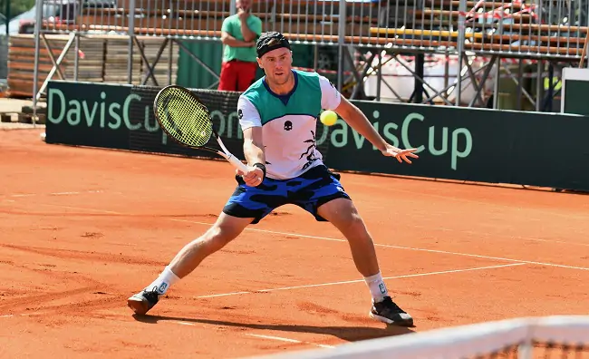 Марченко выиграл первый сет, но все же зачехлил ракетку в квалификации Roland Garros