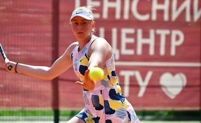 Лопатецкая не доиграла матч первого круга турнира в Чехии