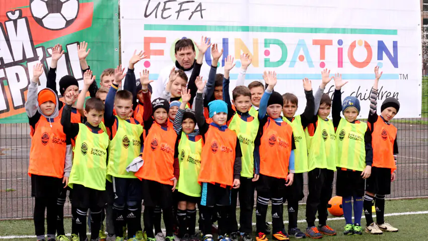 «Шахтер» и UEFA реализуют проект для детей на линии разграничения