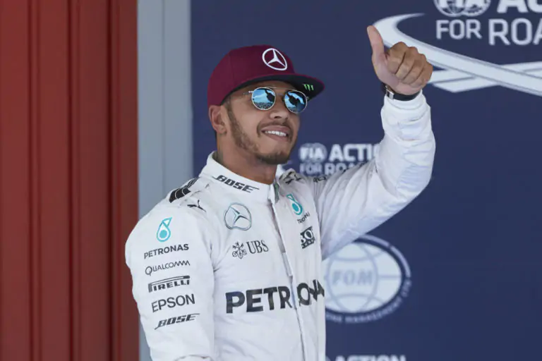Хэмилтон: «Red Bull мог опережать Mercedes гораздо сильнее»