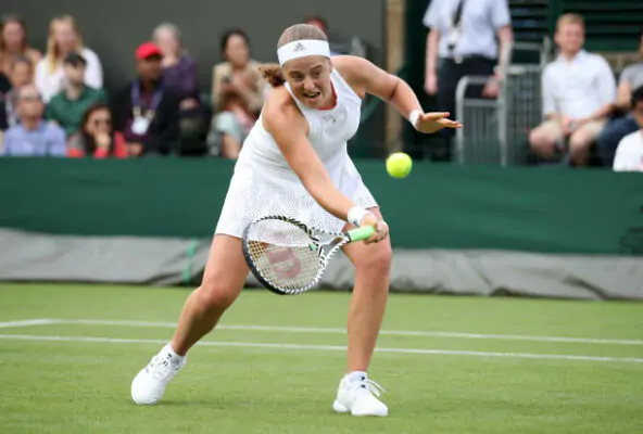 Остапенко покинула Wimbledon, проиграв менее рейтинговой сопернице