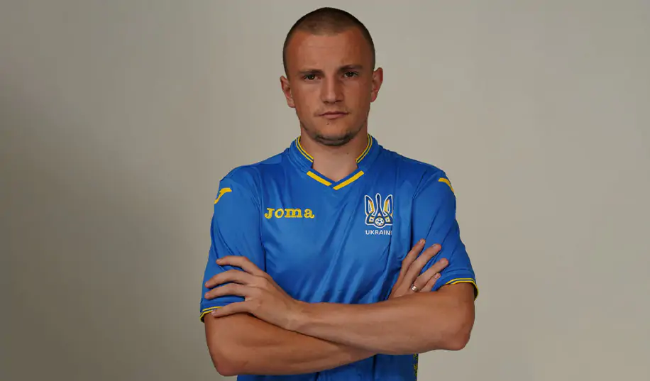 Колишній гравець збірної України підтвердив, що йому вказали на двері у клубі-учаснику єврокубків