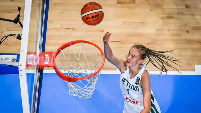 За сборную Литвы в отборе на Евробаскет-2021 дебютировала 13-летняя баскетболистка 
