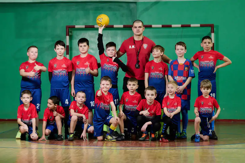 Футбол и баскетбол в Киеве: бесплатные секции при поддержке Favbet Foundation