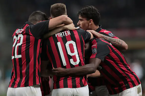 «Милан» одолел «Болонью» в матче с тремя удалениями