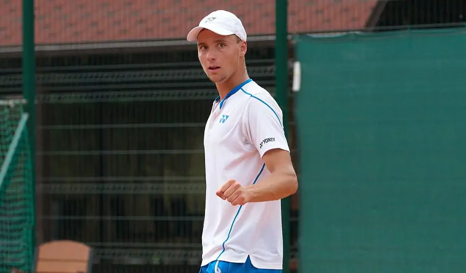 Крутых вышел в полуфинал турнира в Чехии