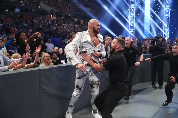 Фьюри угрожает звезде WWE расправой 
