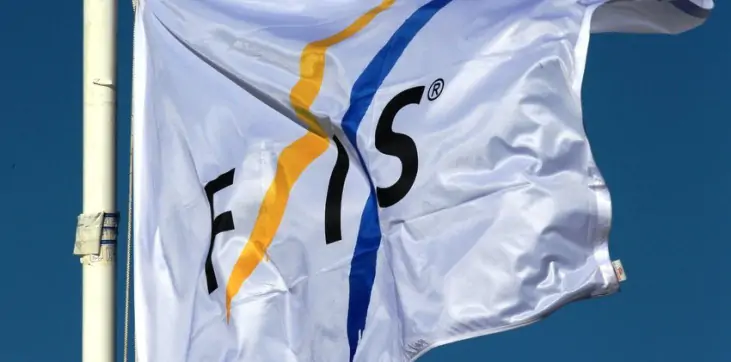 FIS отстранила пять лыжников, замешанных в употреблении допинга