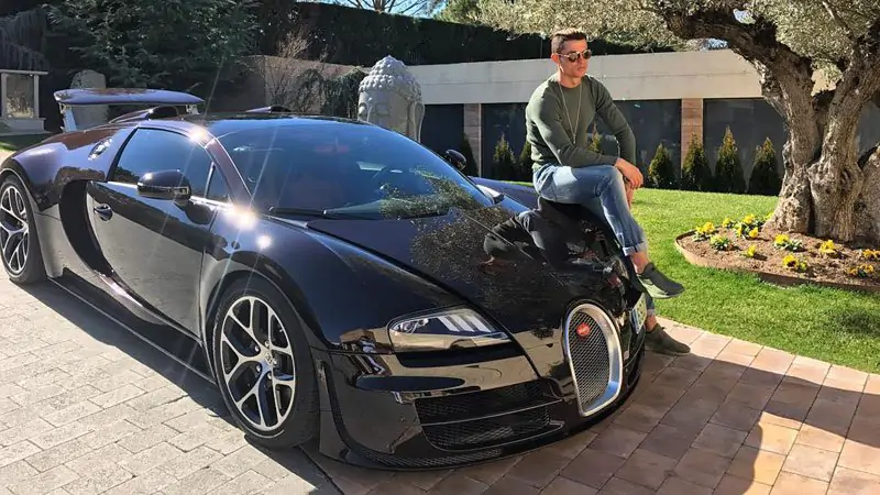 Роналду купил самый дорогой автомобиль в мире за 11 миллионов евро