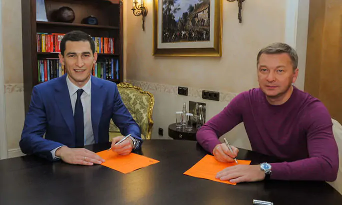 «Шахтер» объявил о продлении контракта со Степаненко