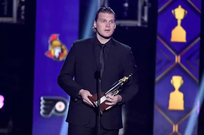 НХЛ вручила Bill Masterton Trophy, перепутав название команды