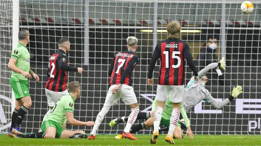 «Милан», уступая по ходу матча в два мяча, переиграл «Селтик» и вышел в плей-офф Лиги Европы