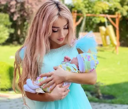 Вау! Девушка легионера «Динамо» устроила откровенную фотосессию через месяц после родов