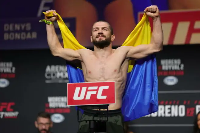 Украинца Бондаря уволили из UFC