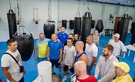 «Надо биться до конца». Усик дал советы украинским боксерам перед Олимпиадой-2024
