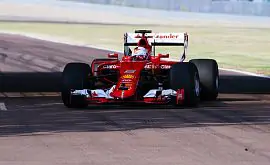 Первые фотографии с тестов широких шин Pirelli на болиде Ferrari