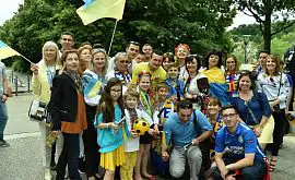 Болельщики тепло встретили сборную Украины в Лионе. Фото
