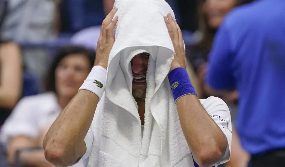 Медведев – о слезах Джоковича в финале US Open: «Жестко то, что он плакал, но все равно играл за каждый мяч»