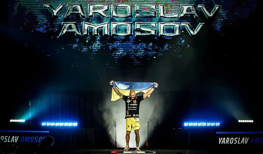 Амосов захищав Україну від російських упирів, а тепер час захистити пояс чемпіона Bellator