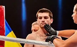 Без шансов. Украинец Чухаджян жестко забил соперника на вечере бокса в Германии