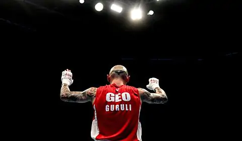 На чемпионате Европы грузинский боксер отказался делать фото с россиянином